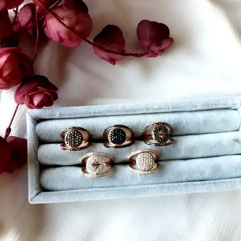 Ayarlanabilir Taşlı Yüzük 