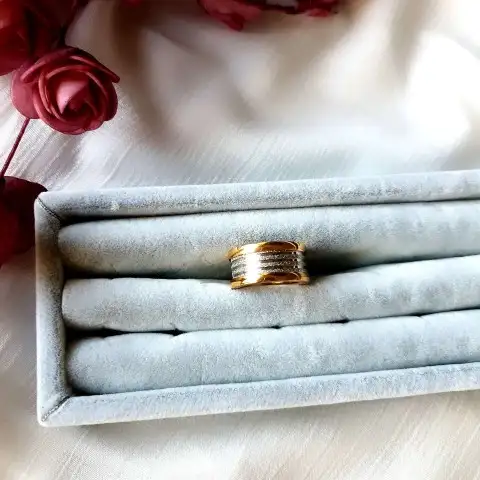 Ortası Sim Yaylı Marka Yüzük 