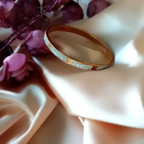 Full Zirkon Rose Marka Kelepçe 