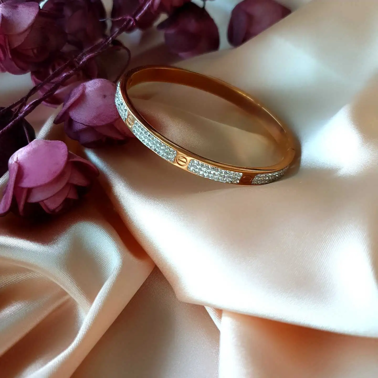 Full Zirkon Rose Marka Kelepçe 