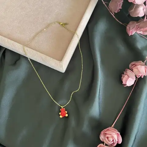 Kırmızı ayıcık çelik kolye 