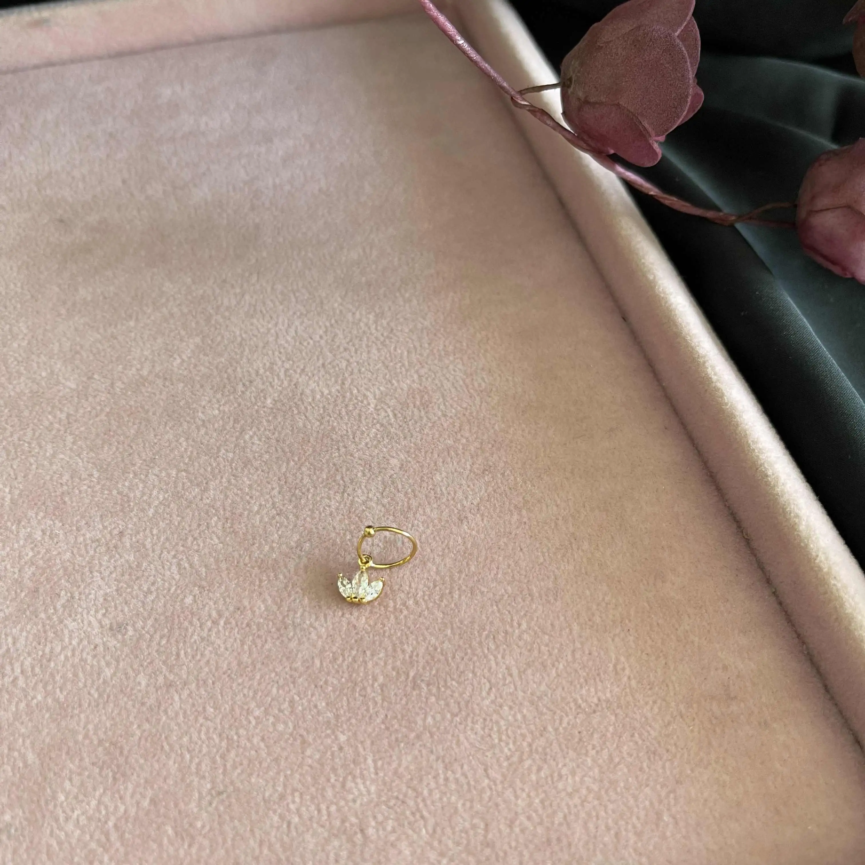 yaprak halka piercing